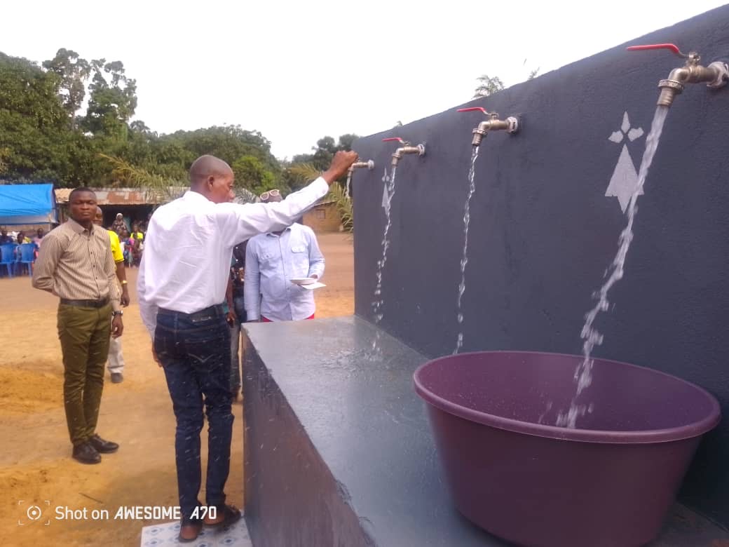 Muanda : inauguration d’un forage d’eau potable avec borne fontaine au ...